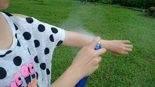 妍霓絲SPF50清爽沁涼防曬噴霧