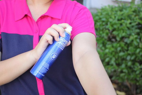 妍霓絲SPF50清爽沁涼防曬噴霧