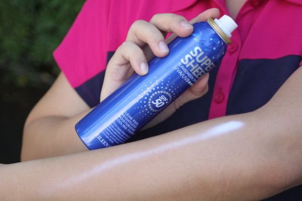 妍霓絲SPF50清爽沁涼防曬噴霧