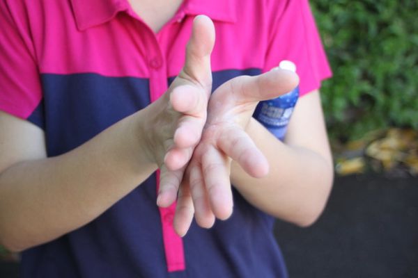 妍霓絲SPF50清爽沁涼防曬噴霧