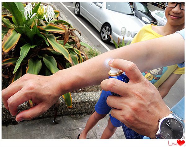 妍霓絲SPF50清爽沁涼防曬噴霧