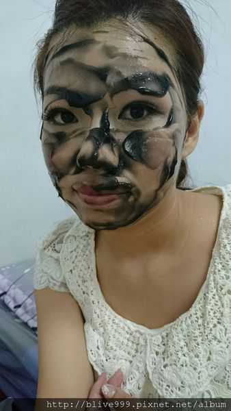 妍霓絲極淨透碳深層喚白黑凍膜