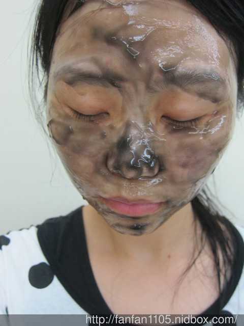 妍霓絲極淨透碳深層喚白黑凍膜