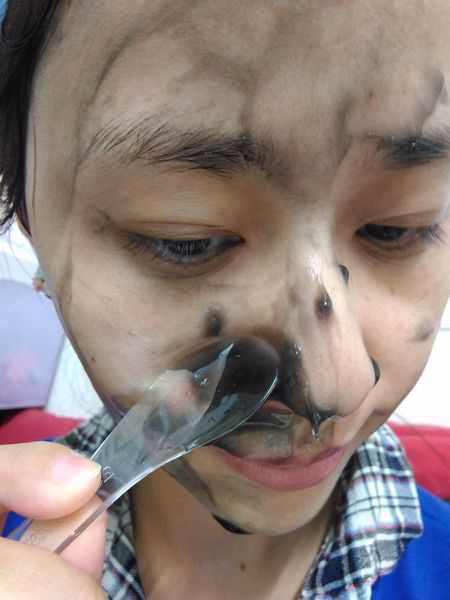 妍霓絲極淨透碳深層喚白黑凍膜