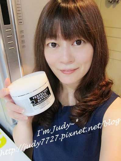 妍霓絲極淨透碳深層喚白黑凍膜