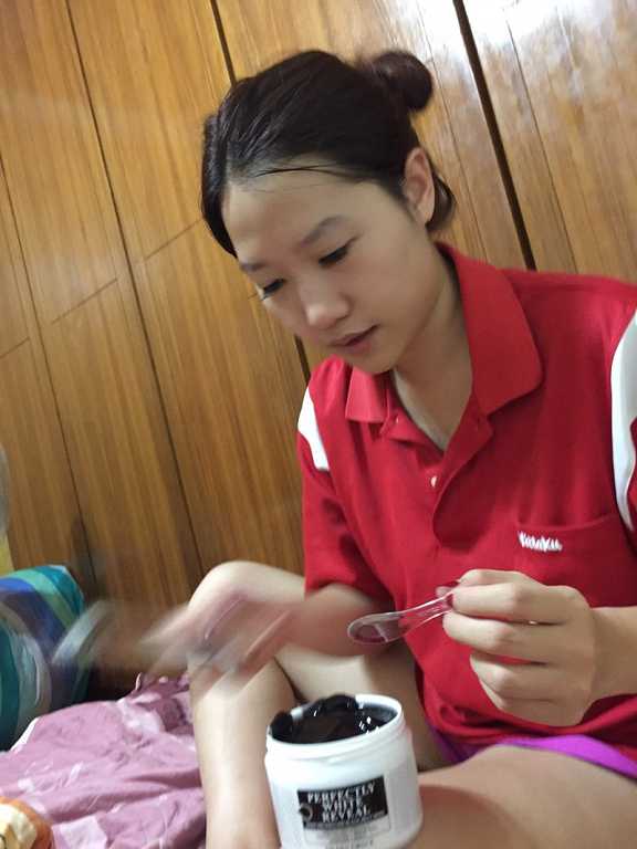 妍霓絲極淨透碳深層喚白黑凍膜