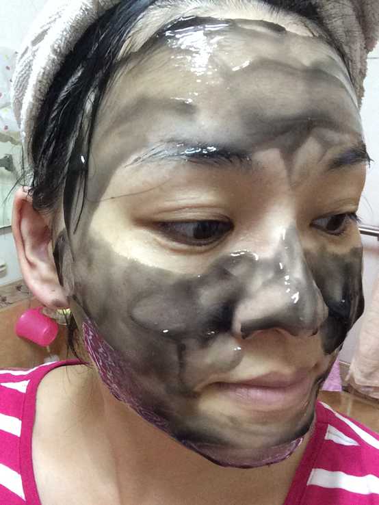 妍霓絲極淨透碳深層喚白黑凍膜