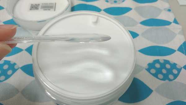 妍霓絲極淨透碳深層喚白黑凍膜