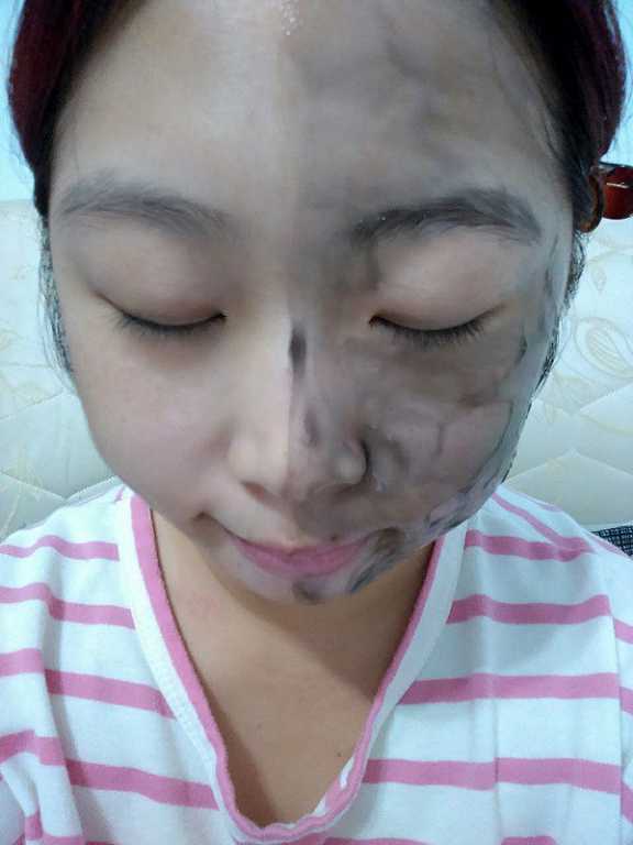 妍霓絲極淨透碳深層喚白黑凍膜