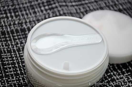 妍霓絲極淨透碳深層喚白黑凍膜