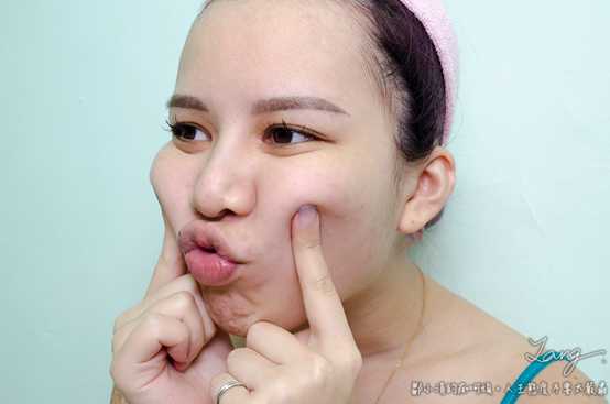 妍霓絲極淨透碳深層喚白黑凍膜