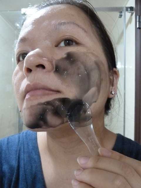 妍霓絲極淨透碳深層喚白黑凍膜