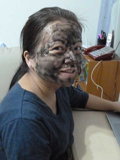 妍霓絲極淨透碳深層喚白黑凍膜