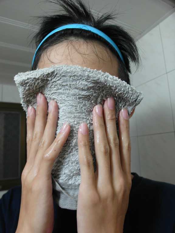 妍霓絲極淨透碳深層喚白黑凍膜