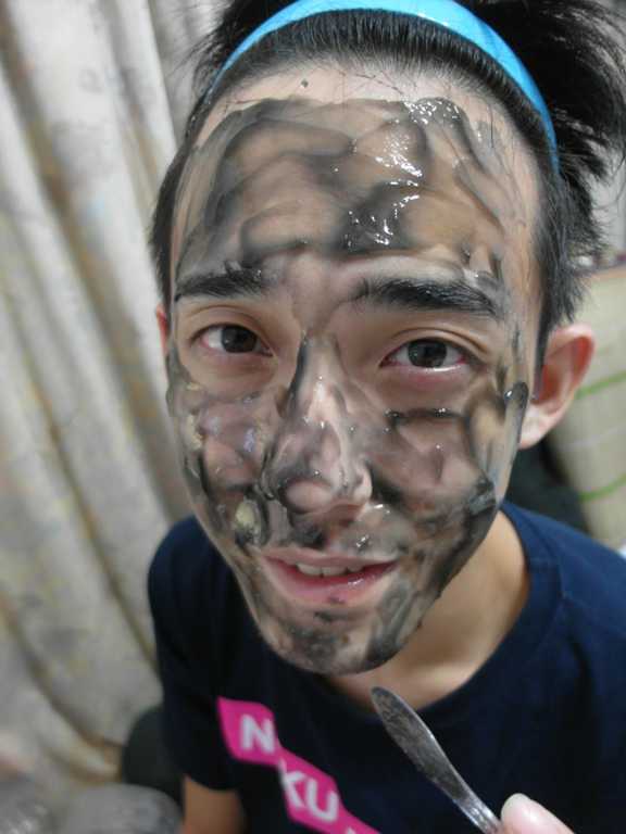 妍霓絲極淨透碳深層喚白黑凍膜