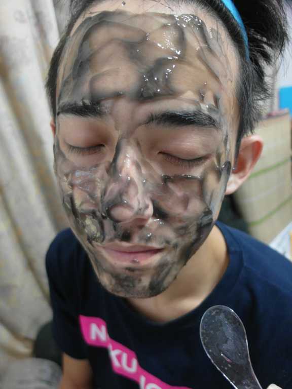 妍霓絲極淨透碳深層喚白黑凍膜