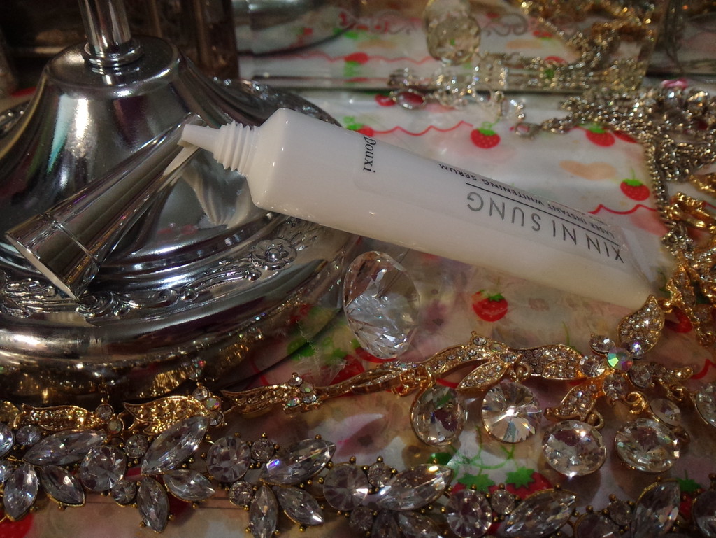 朵璽XIN NI SUNG激光瞬效美白精華